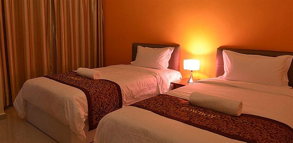Collection O Hotel Super Cowboy Malacca Εξωτερικό φωτογραφία