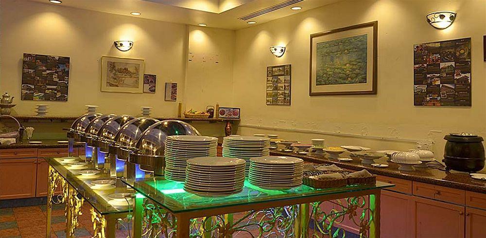 Collection O Hotel Super Cowboy Malacca Εξωτερικό φωτογραφία