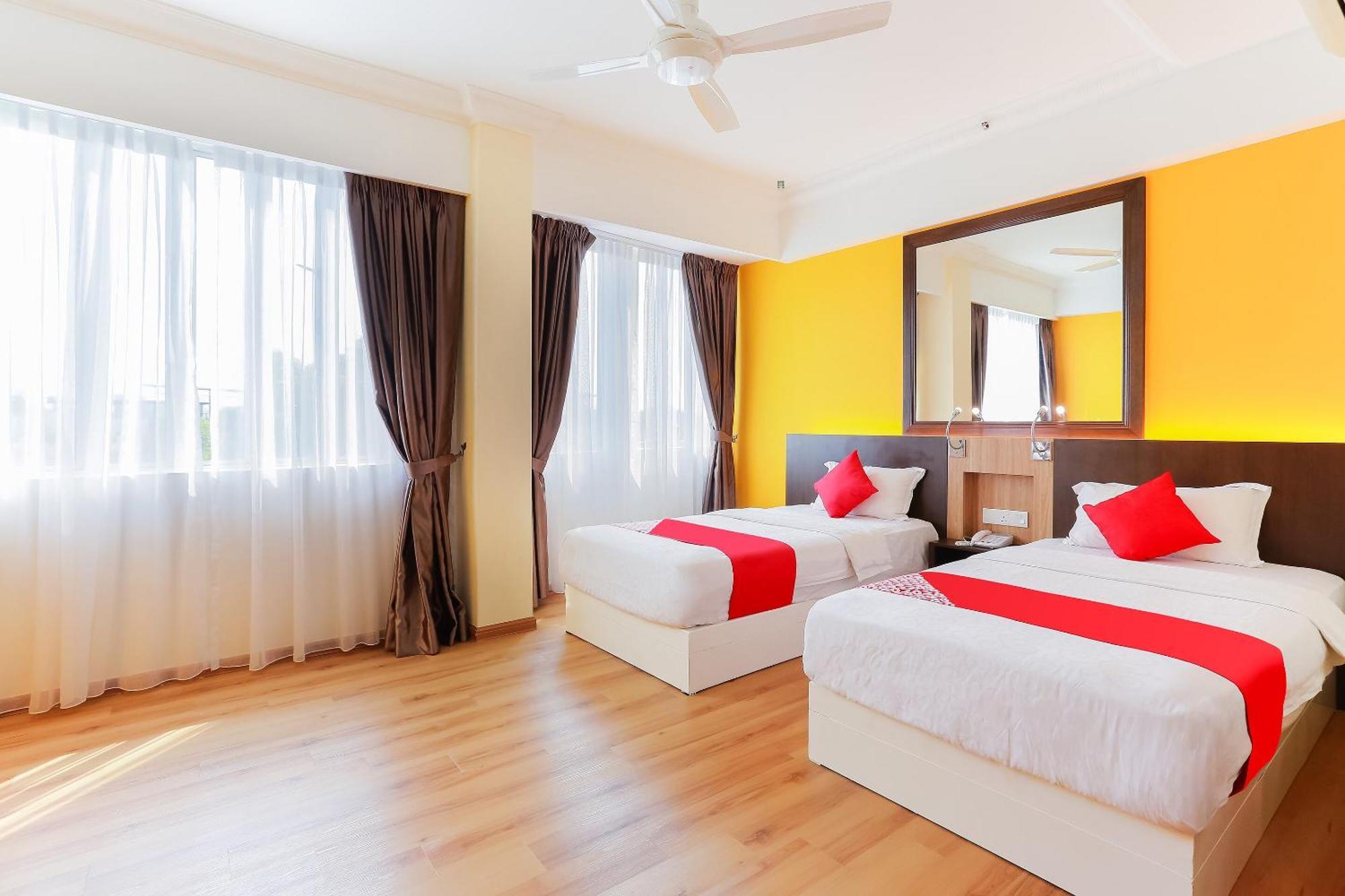 Collection O Hotel Super Cowboy Malacca Εξωτερικό φωτογραφία