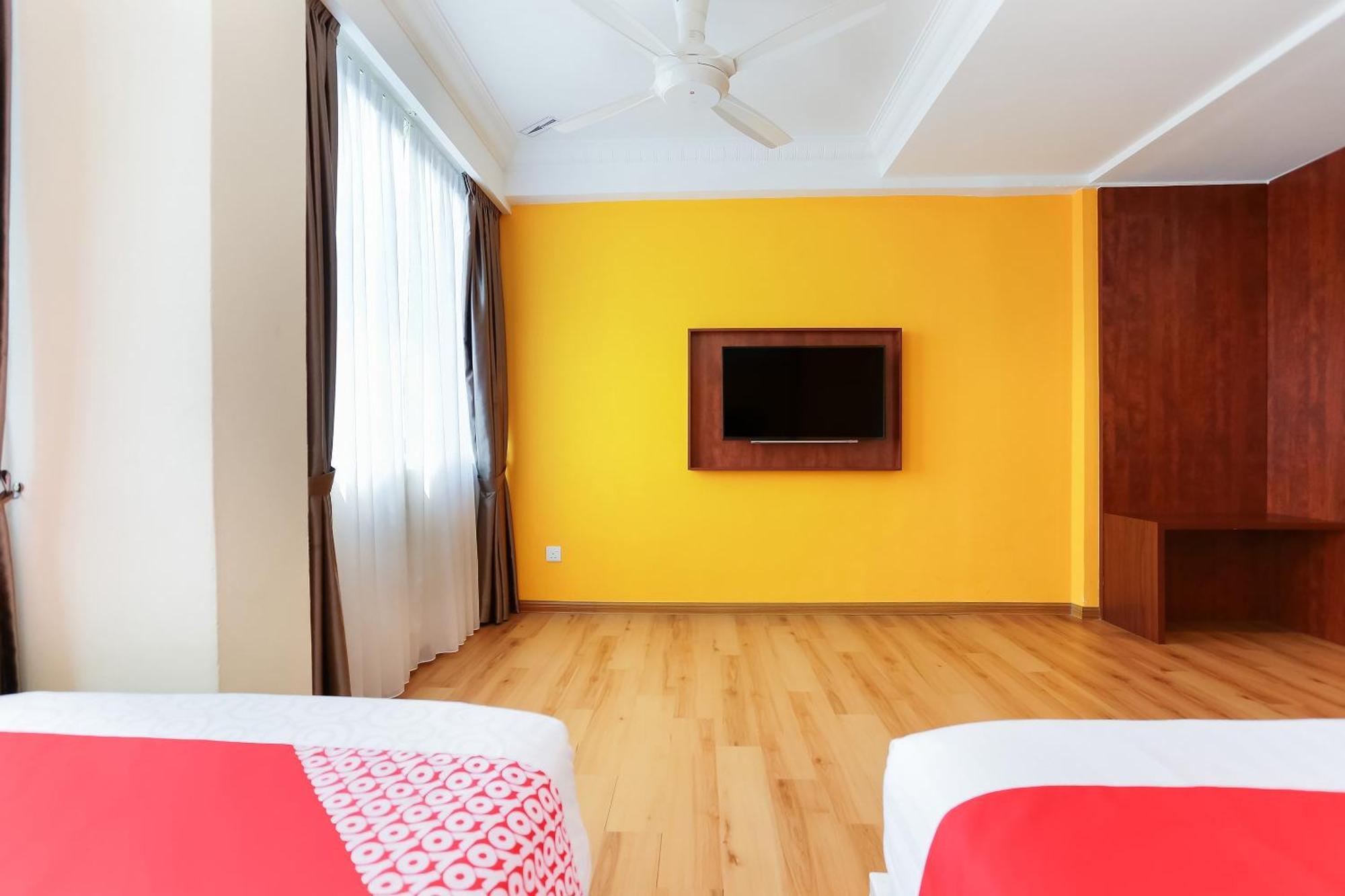 Collection O Hotel Super Cowboy Malacca Εξωτερικό φωτογραφία