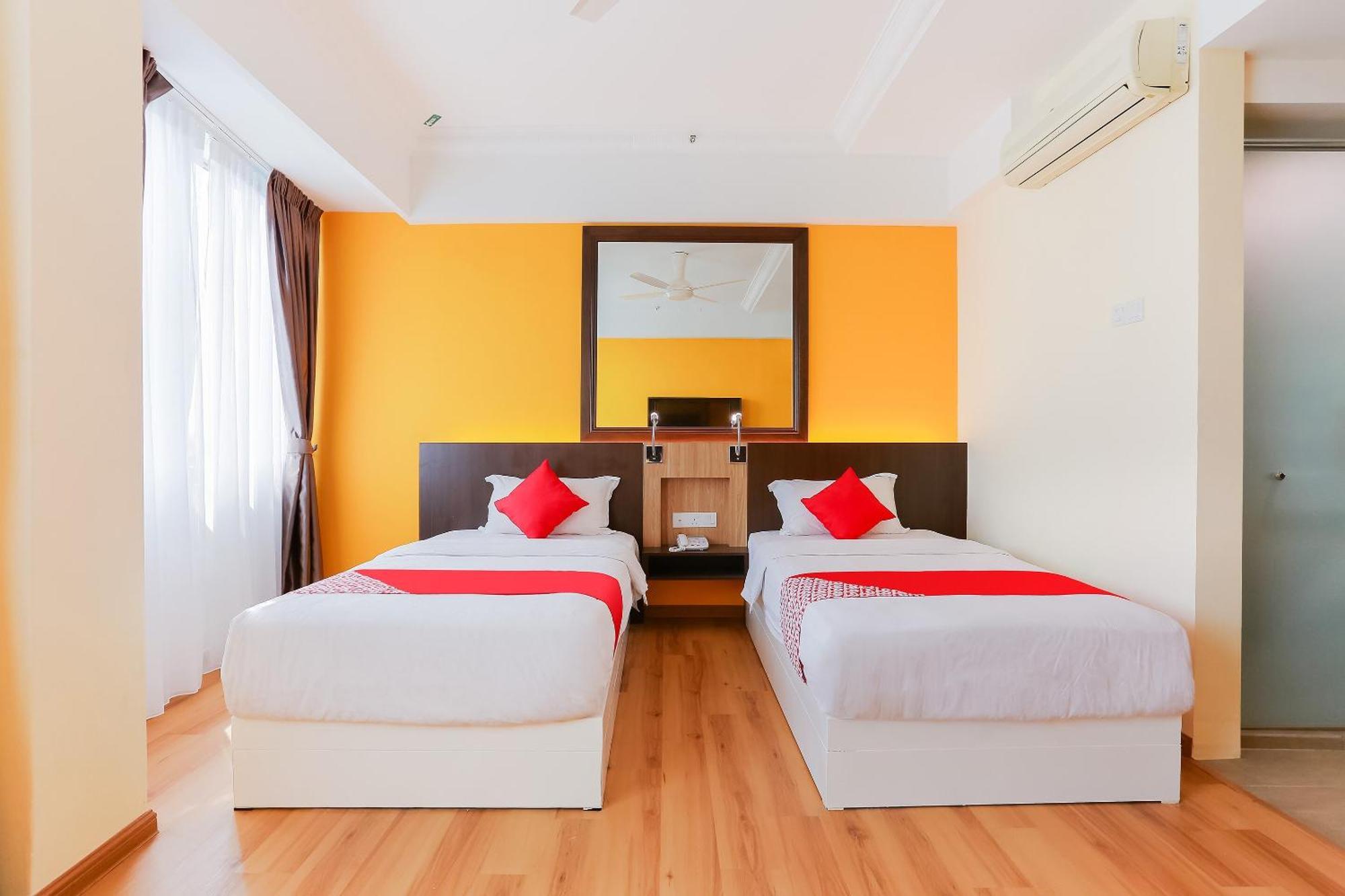 Collection O Hotel Super Cowboy Malacca Εξωτερικό φωτογραφία