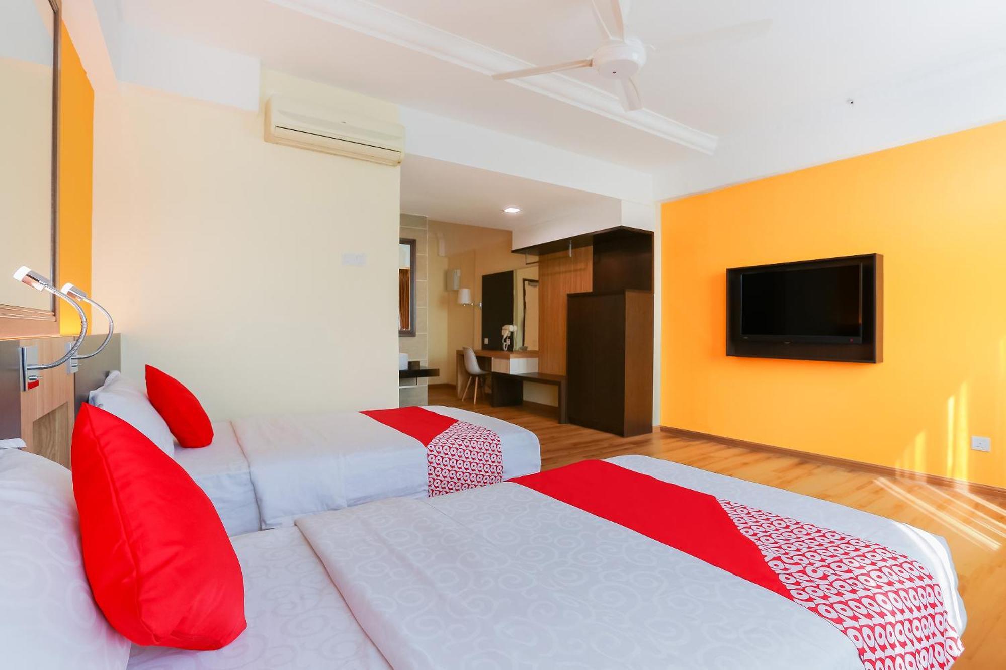 Collection O Hotel Super Cowboy Malacca Εξωτερικό φωτογραφία