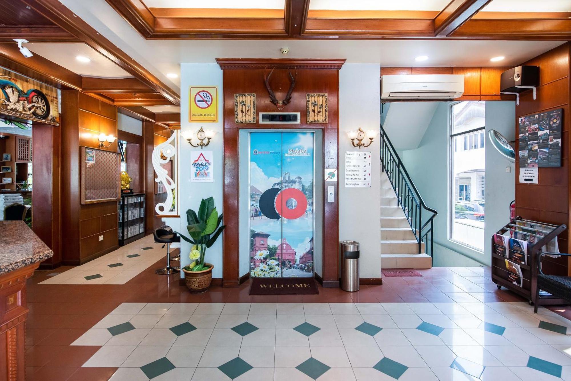 Collection O Hotel Super Cowboy Malacca Εξωτερικό φωτογραφία