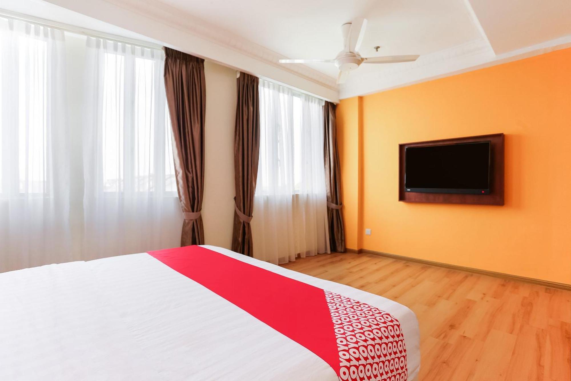 Collection O Hotel Super Cowboy Malacca Εξωτερικό φωτογραφία