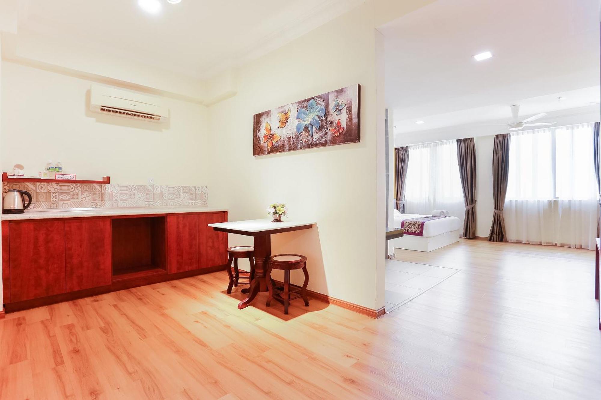 Collection O Hotel Super Cowboy Malacca Εξωτερικό φωτογραφία