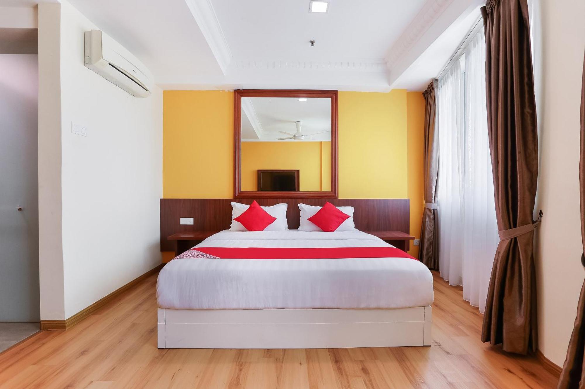 Collection O Hotel Super Cowboy Malacca Εξωτερικό φωτογραφία
