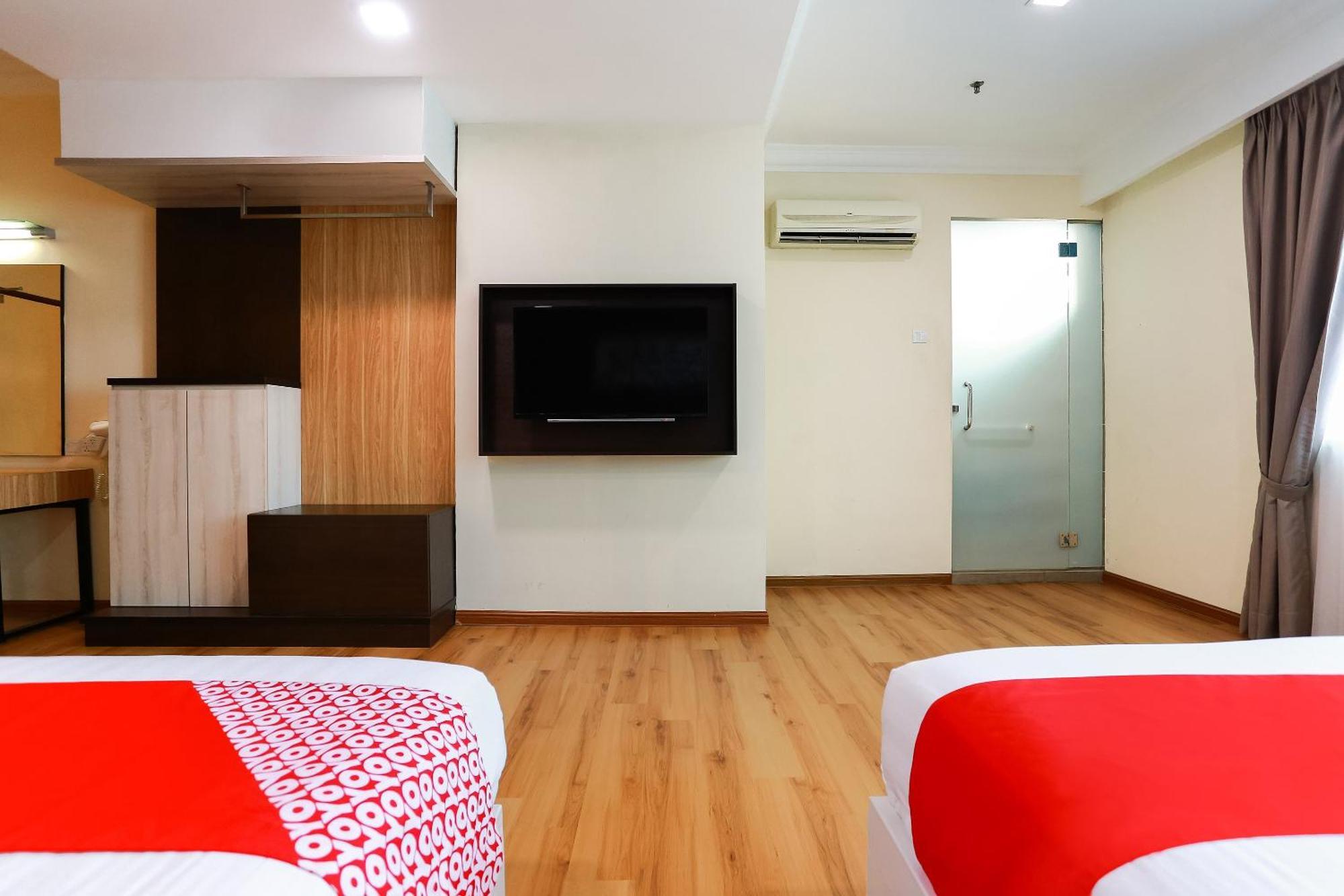 Collection O Hotel Super Cowboy Malacca Εξωτερικό φωτογραφία